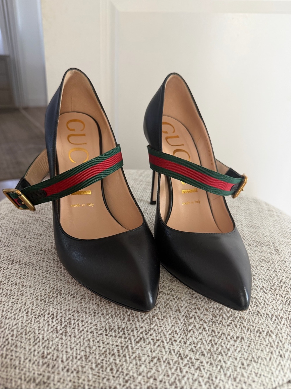 Gucci Black Leather Pointed-Toe Mary Jane Pumps